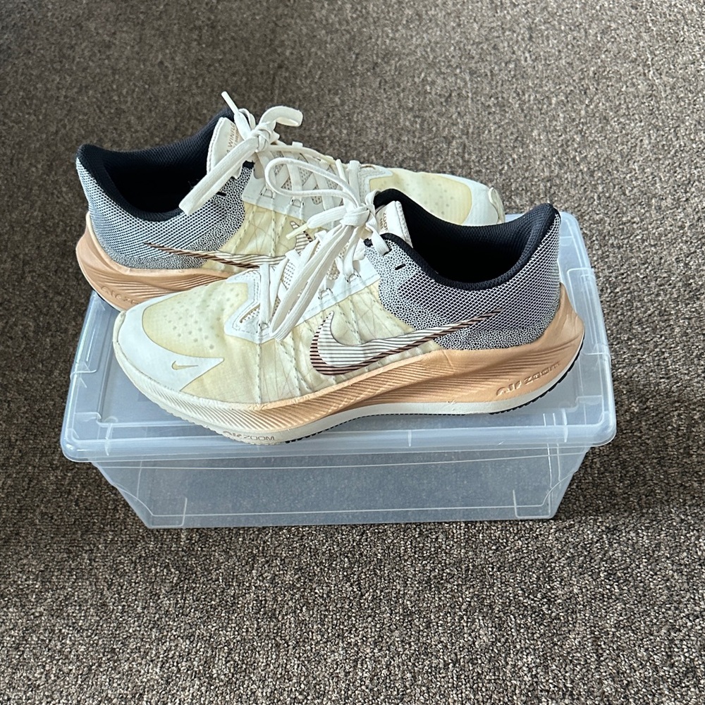 Nike Women's Sneakers in Cream, Black, and Tan